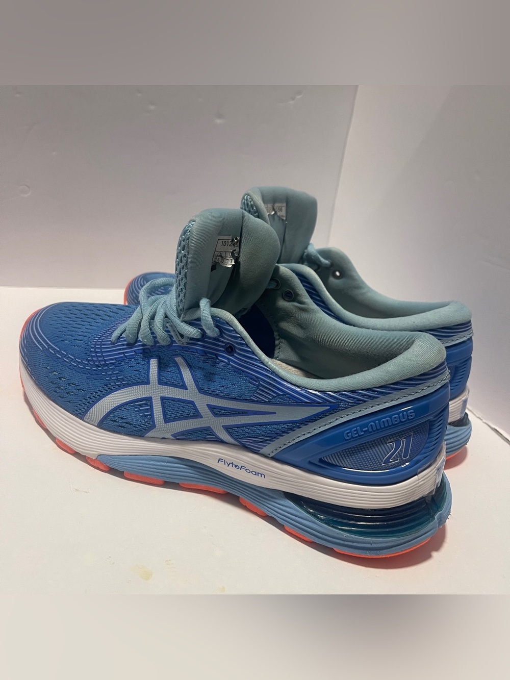 Asics Women’s Gel-Nimbus 21 Running Shoes size 7